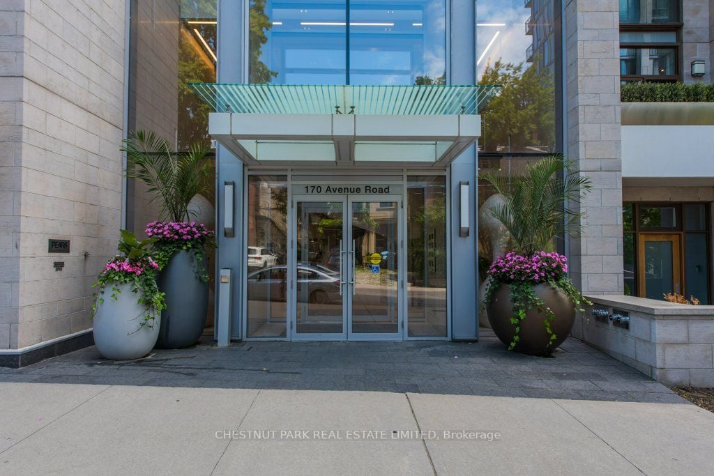 170 Avenue Rd, #211