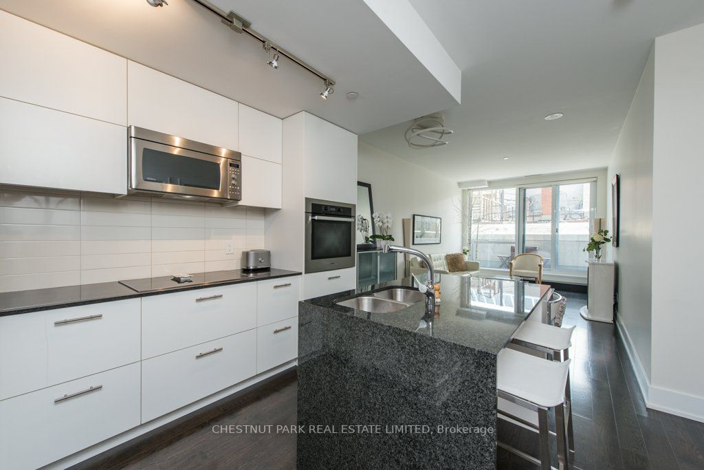 170 Avenue Rd, #211