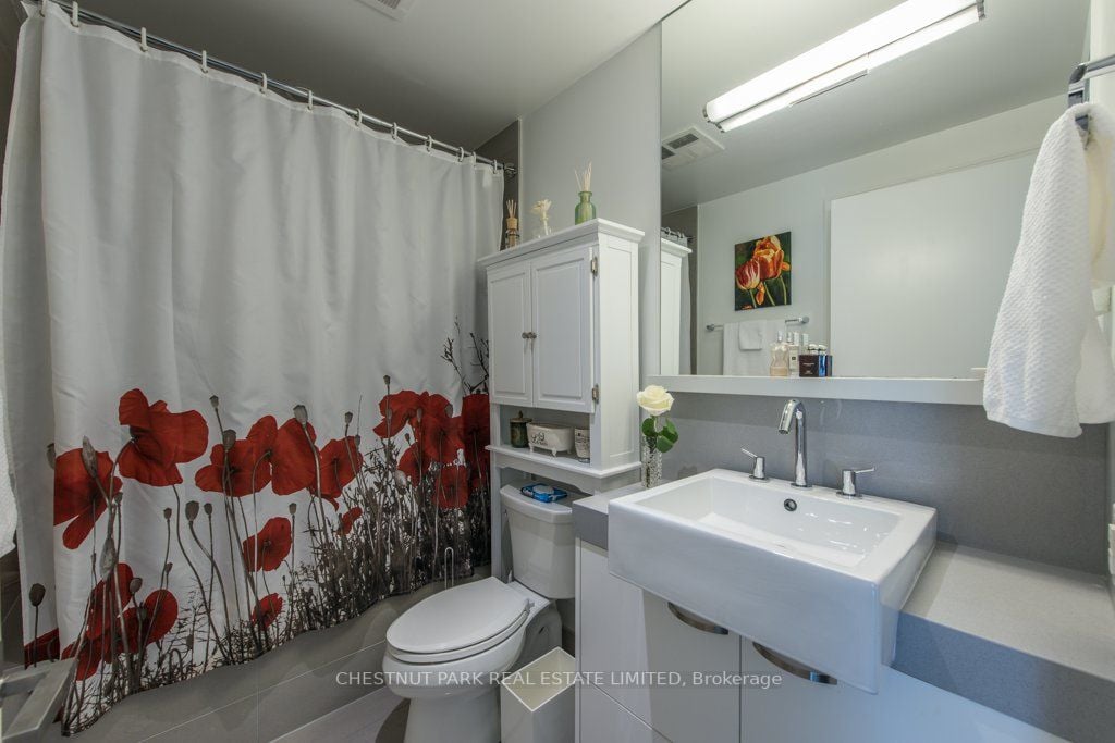 170 Avenue Rd, #211
