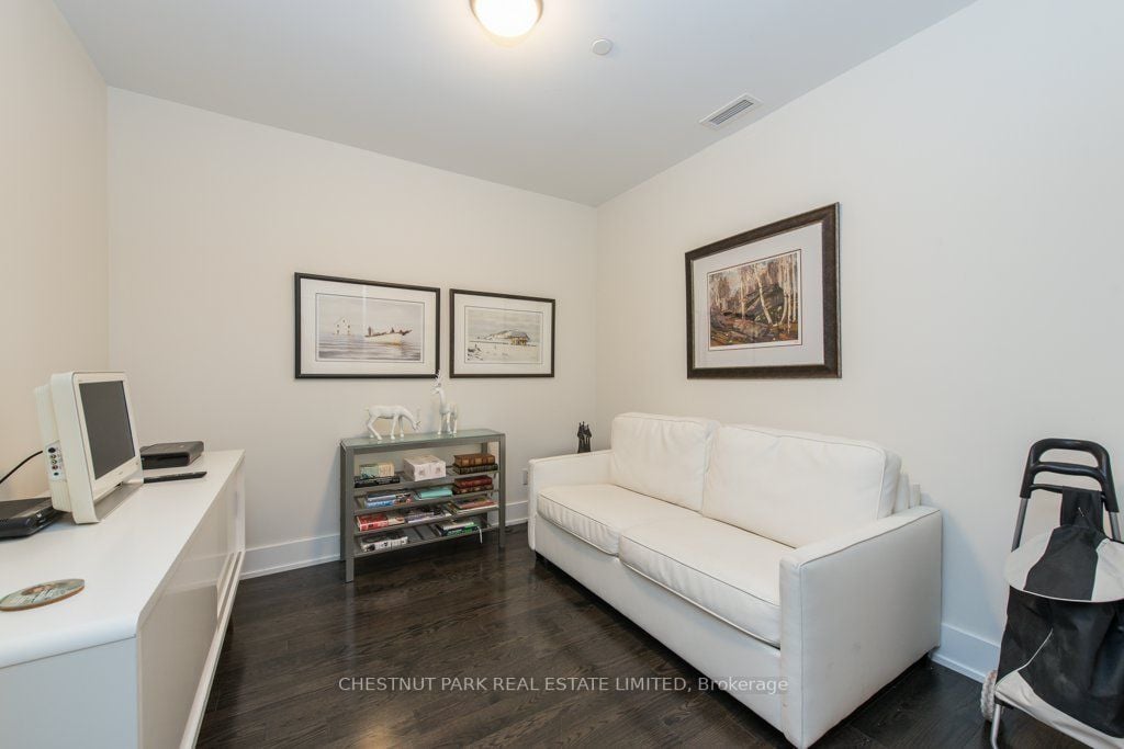 170 Avenue Rd, #211