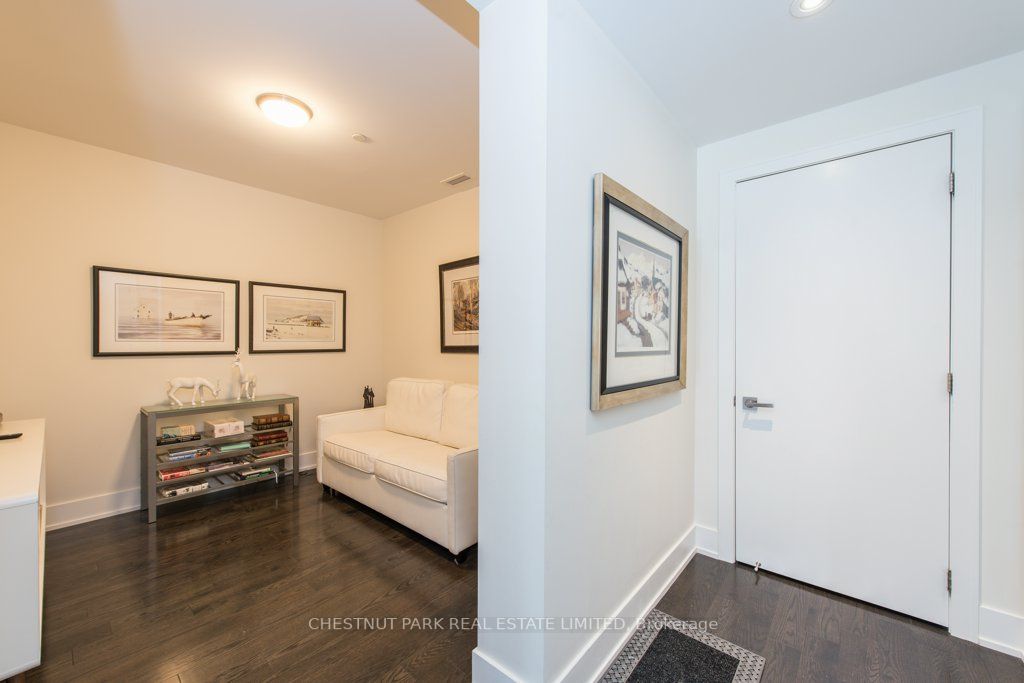 170 Avenue Rd, #211