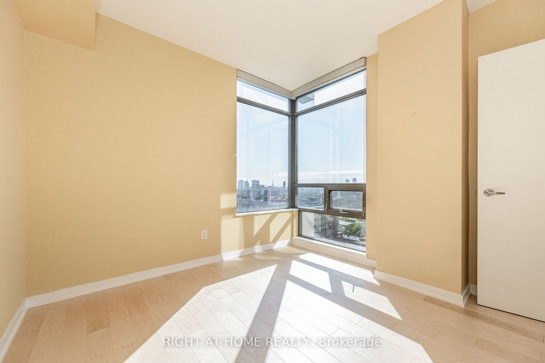 281 Mutual St, #1701