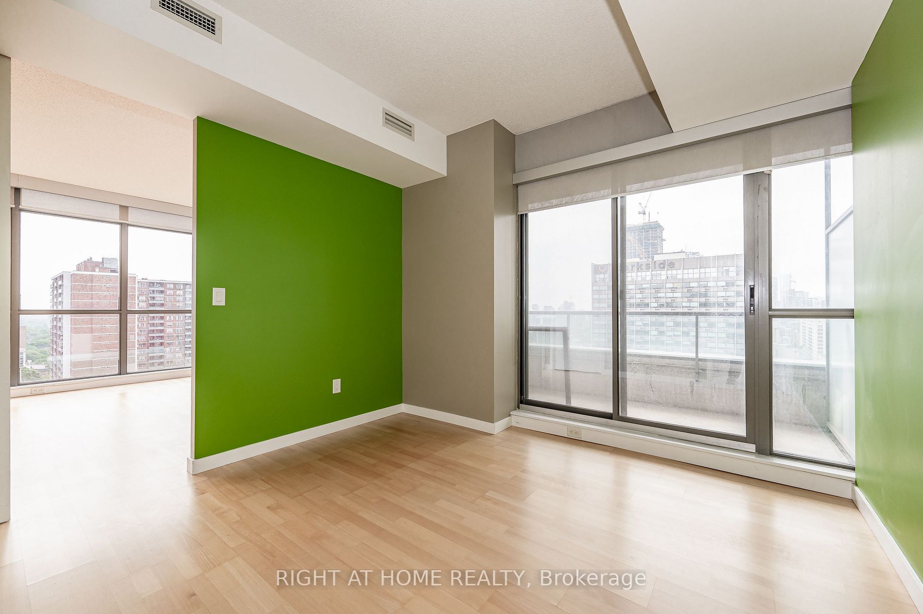 281 Mutual St, #1701