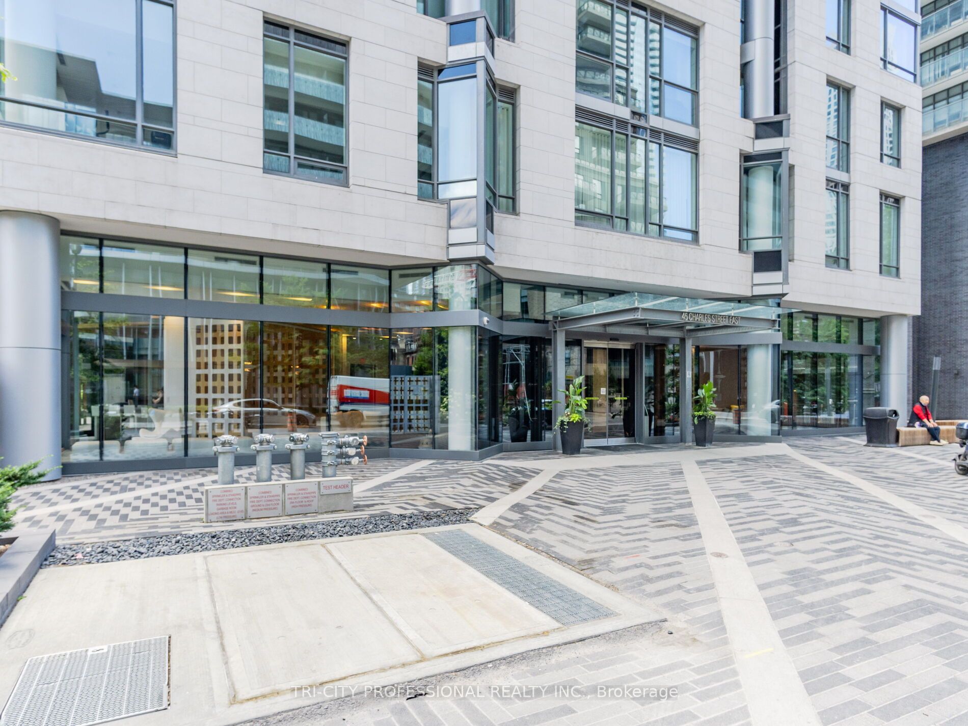 45 Charles St E, #709
