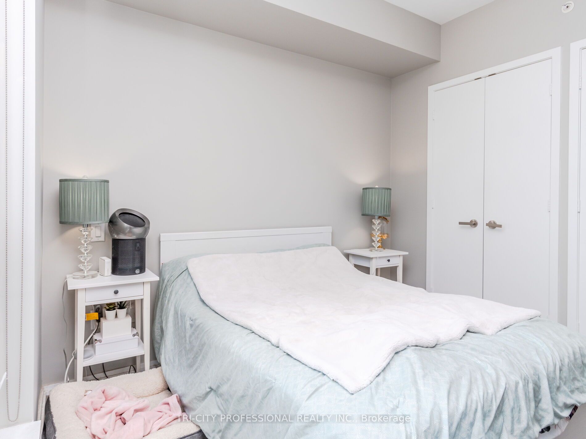 45 Charles St E, #709