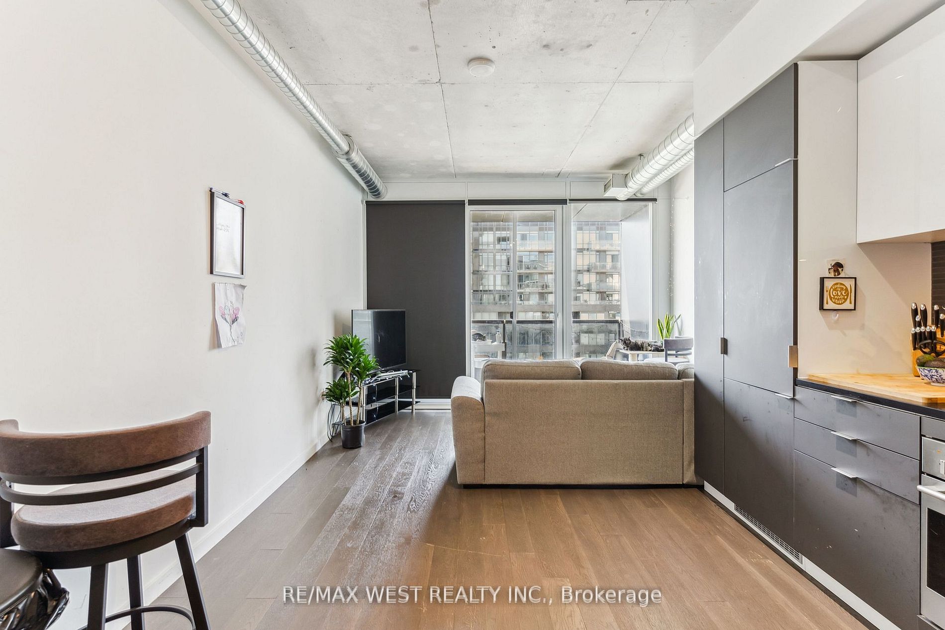 170 Bayview Ave, #802