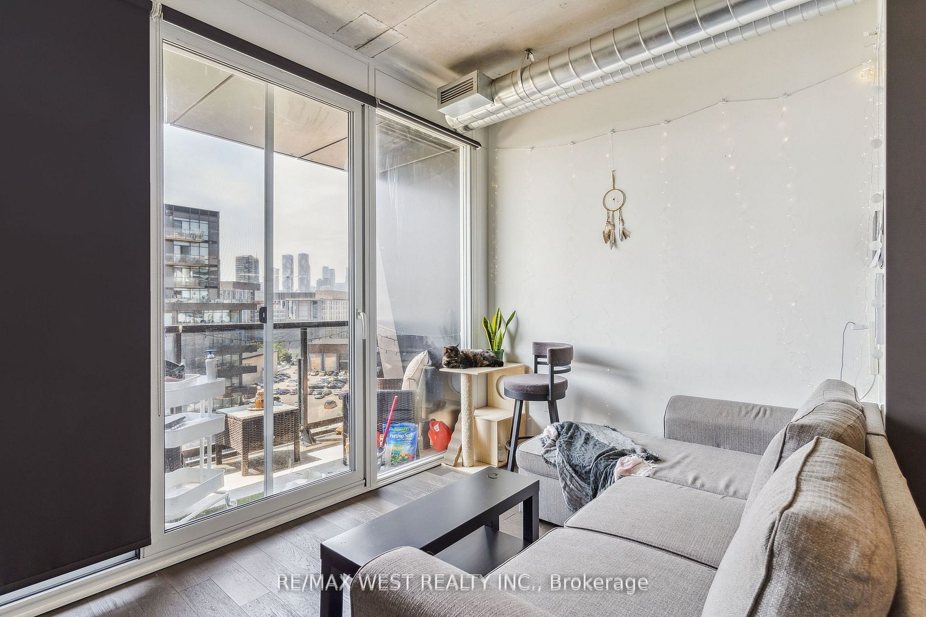 170 Bayview Ave, #802