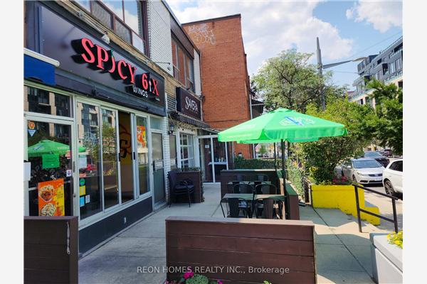 813 St.Clair Ave W, Toronto