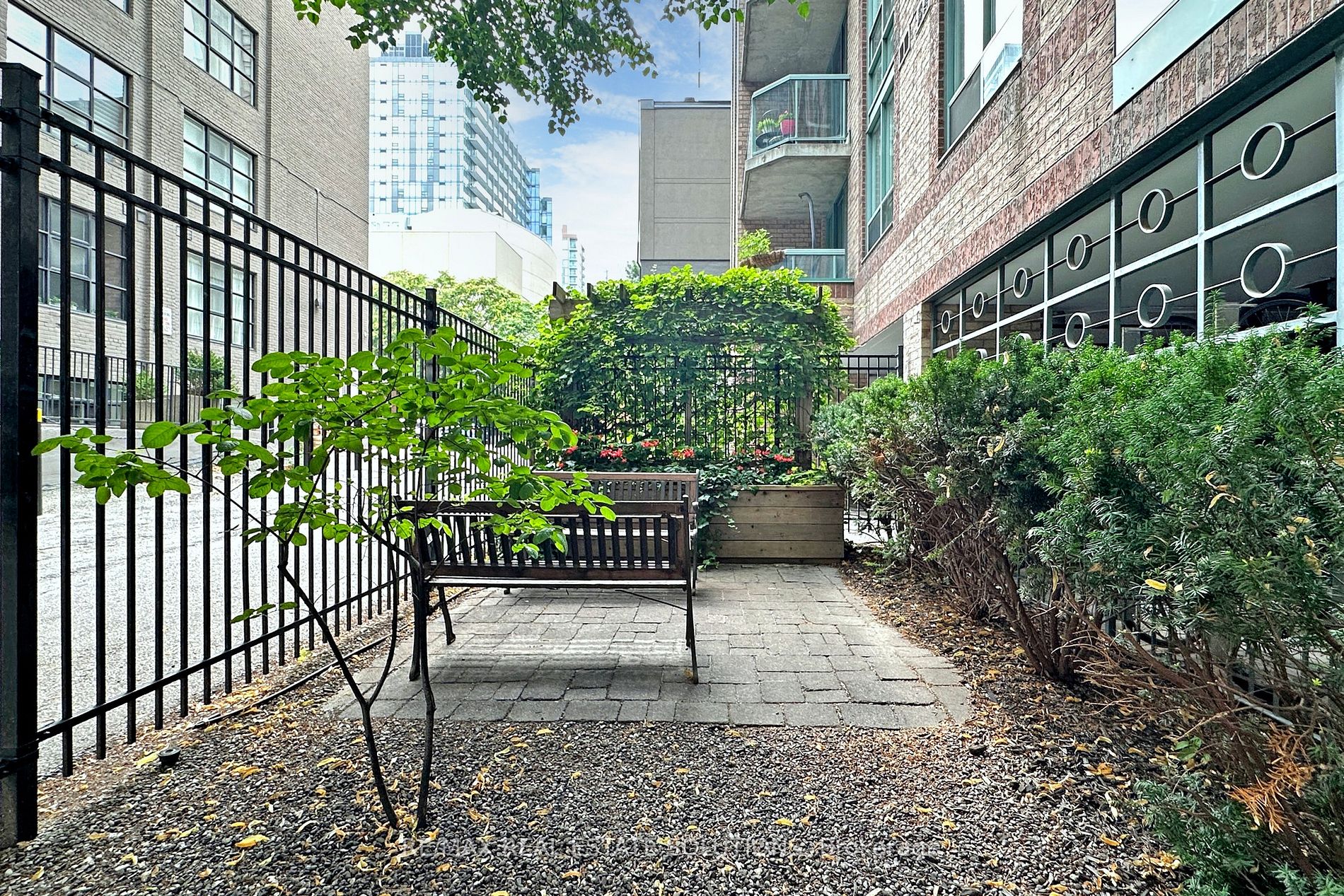 311 Richmond St E, #301