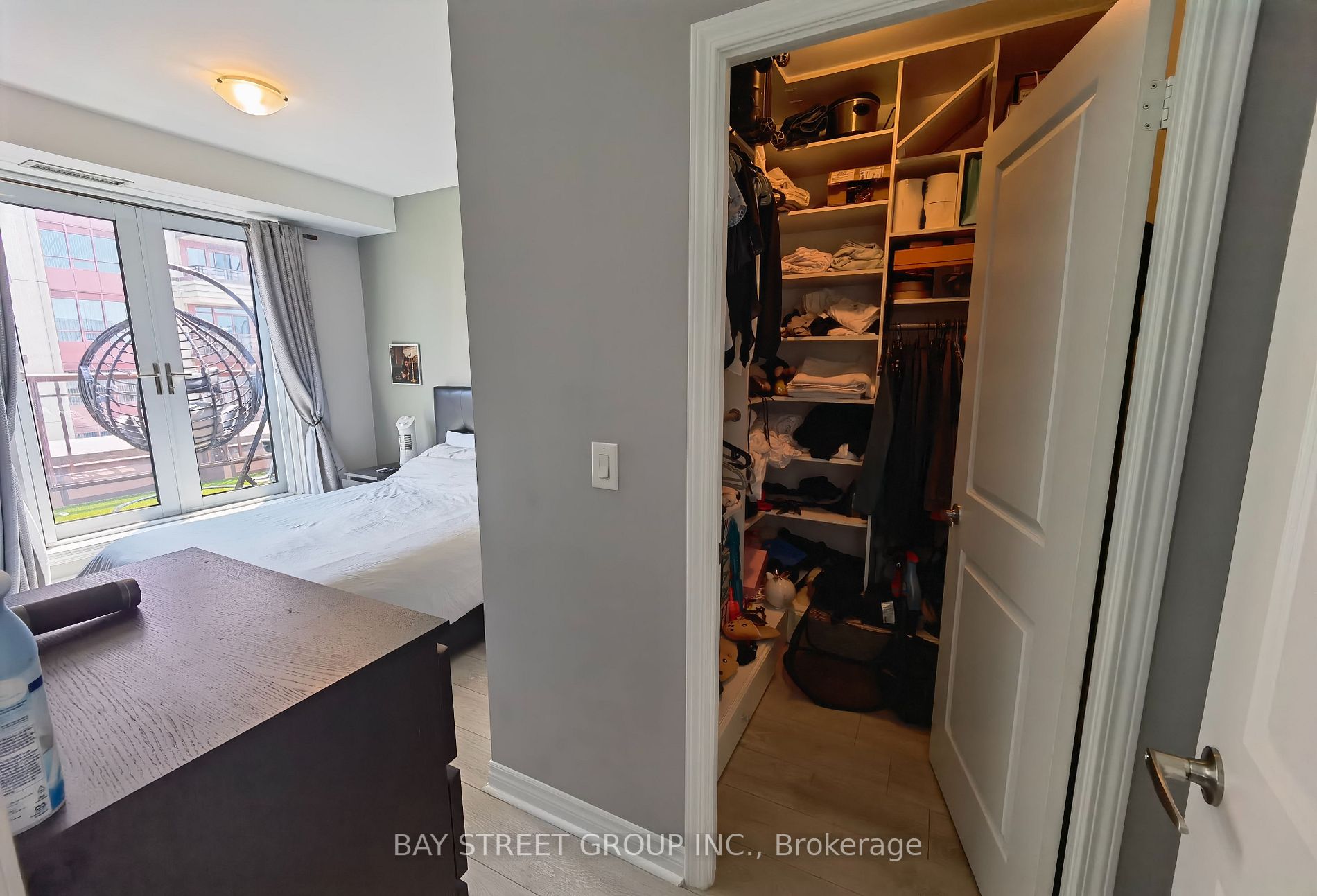 27 Rean Dr, #701