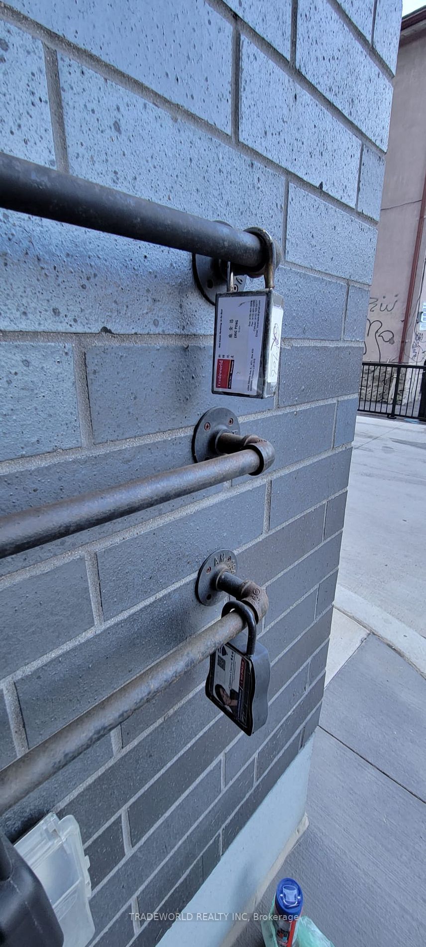 203 College St, #906