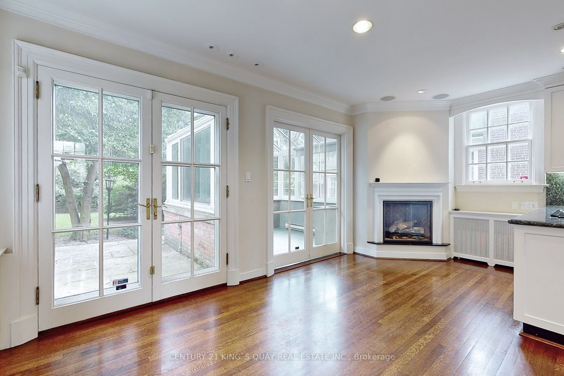 435 Russell Hill Rd