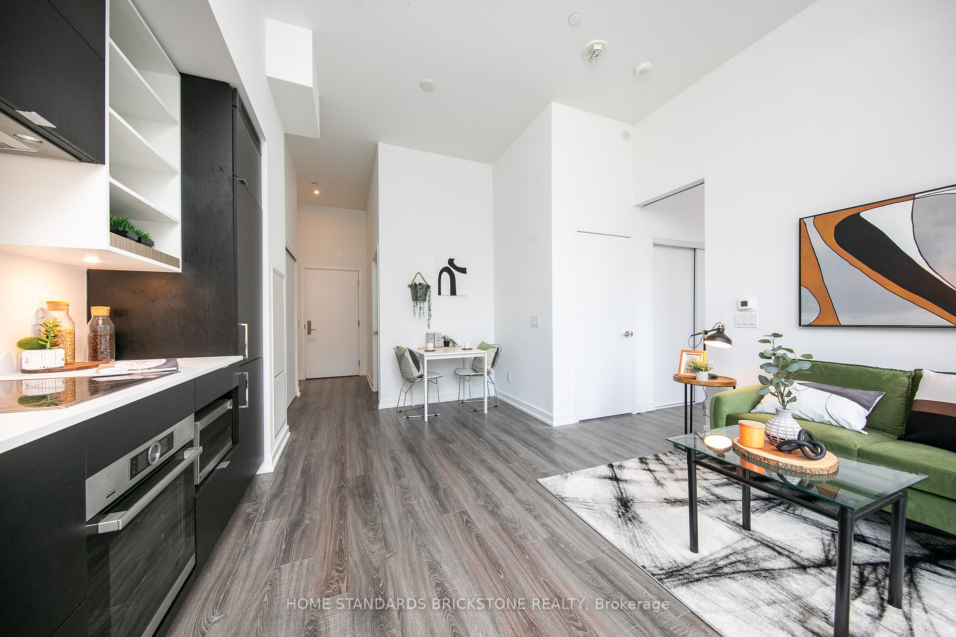 20 Edward St, #401