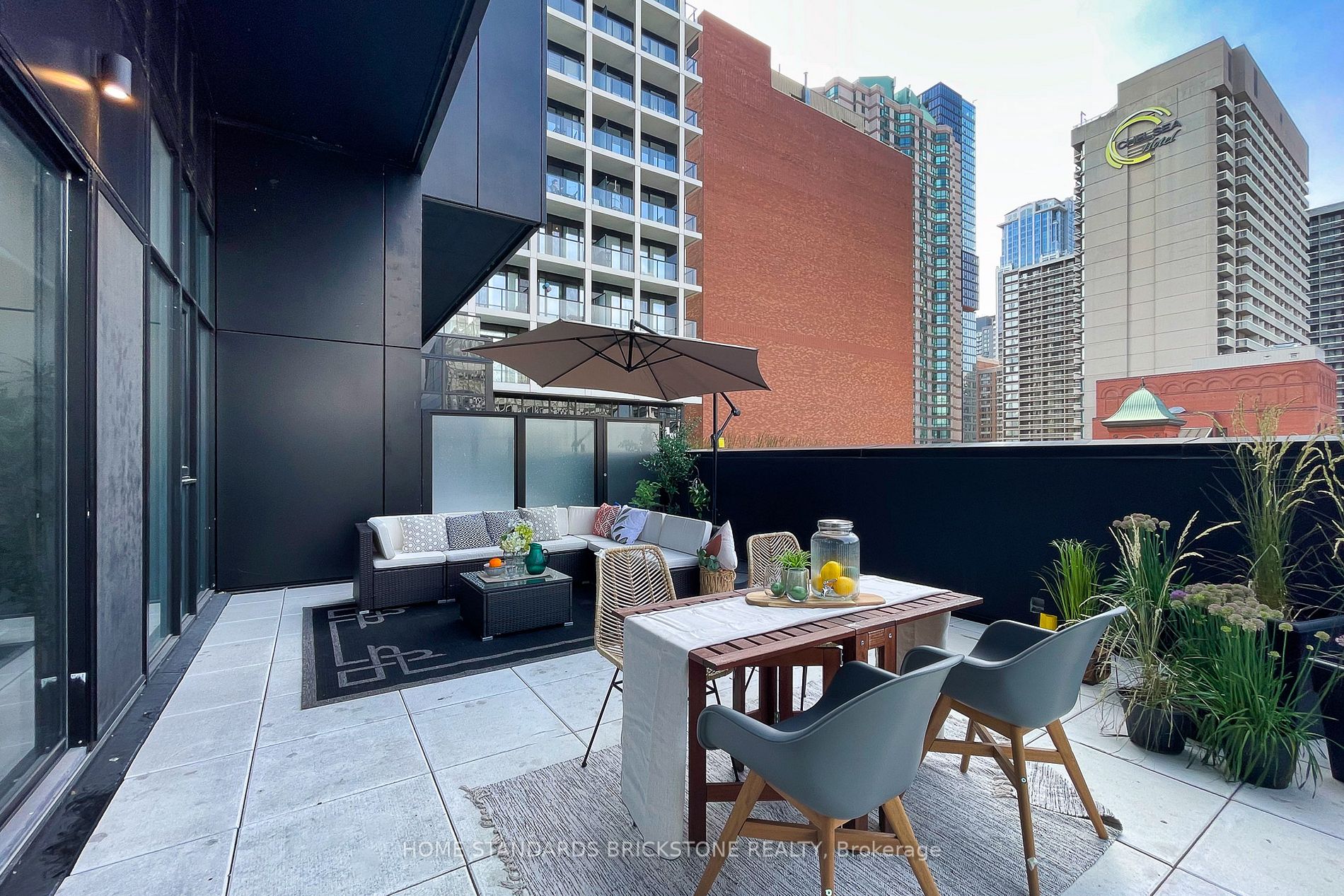 20 Edward St, #401