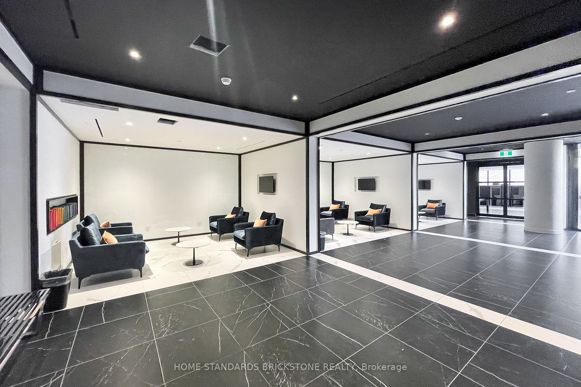 20 Edward St, #401