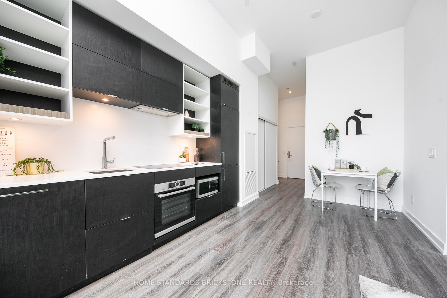 20 Edward St, #401