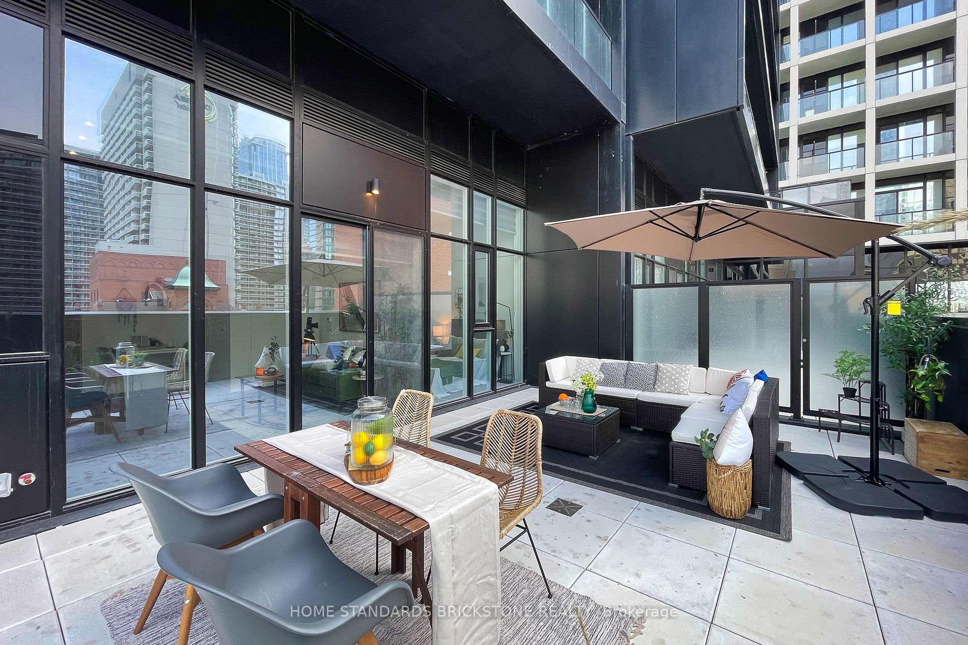 20 Edward St, #401