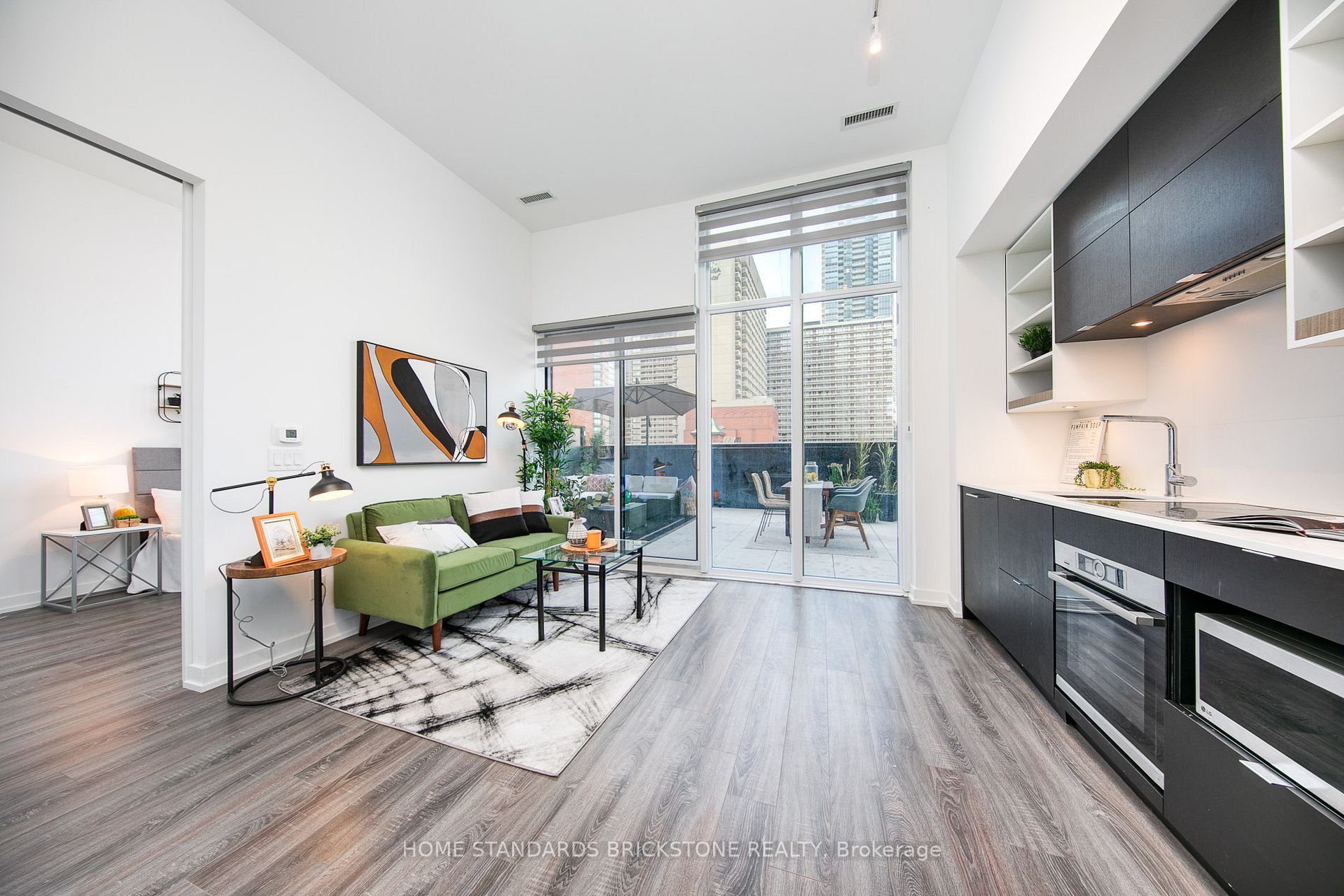 20 Edward St, #401