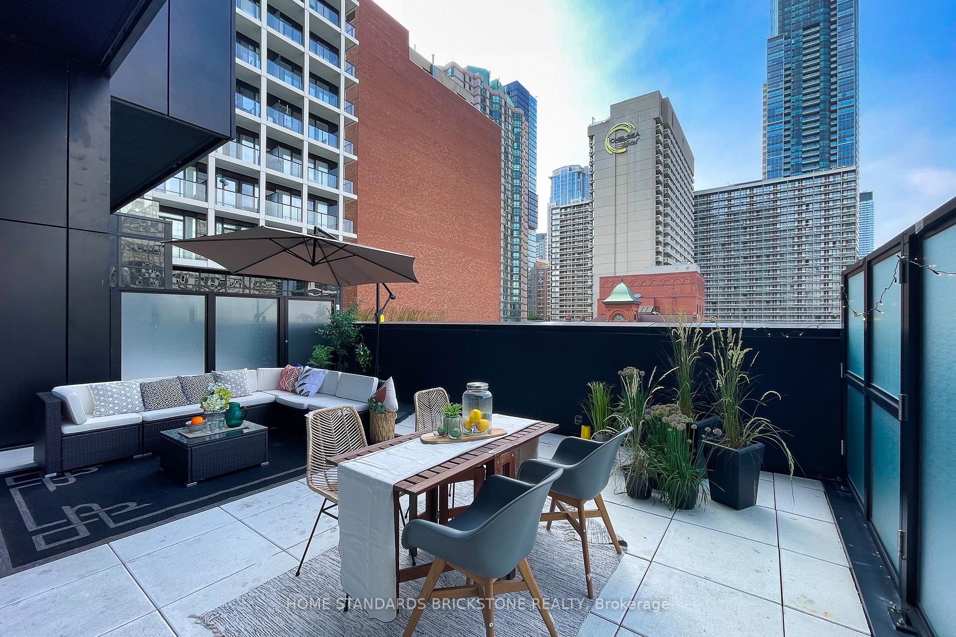 20 Edward St, #401