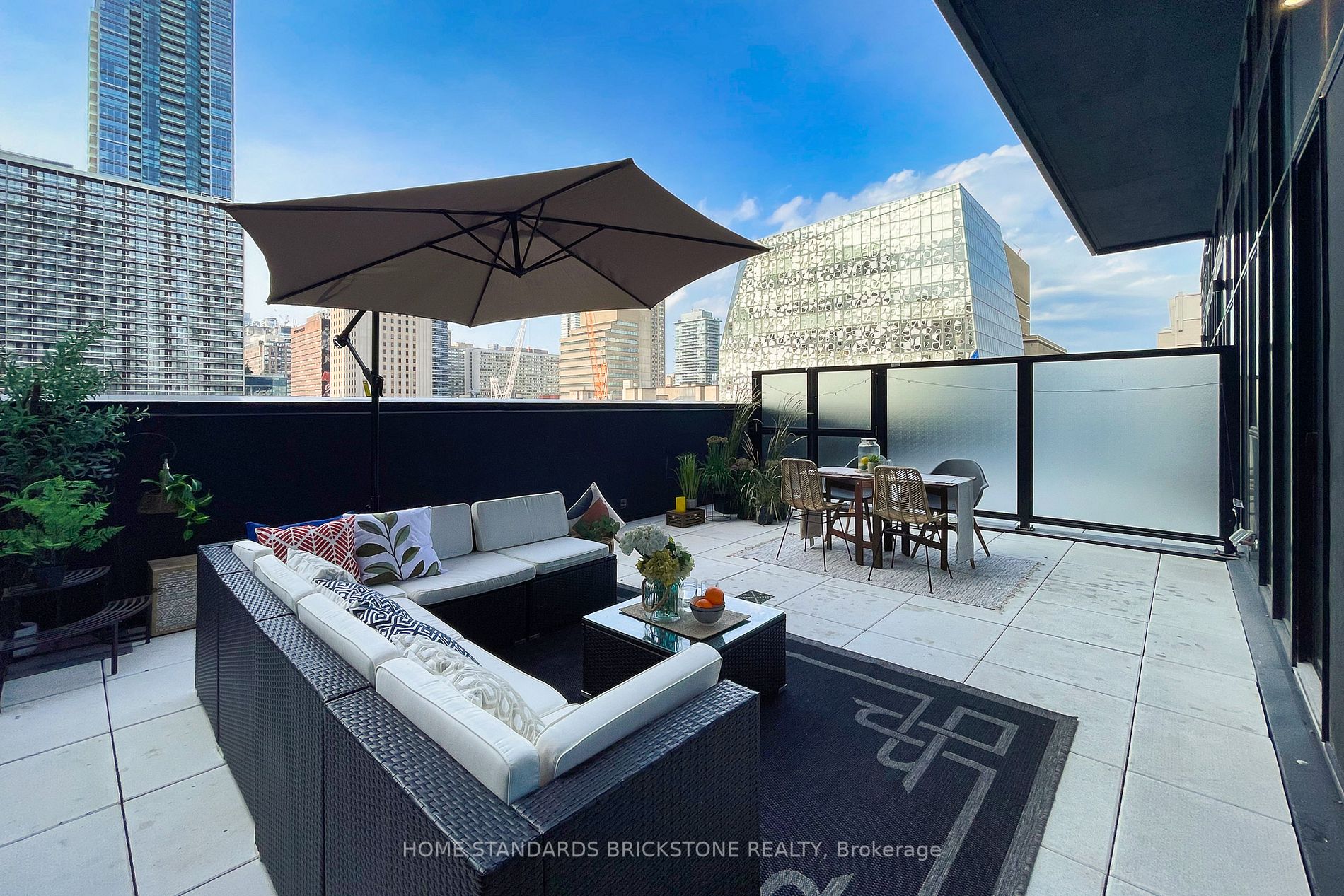 20 Edward St, #401