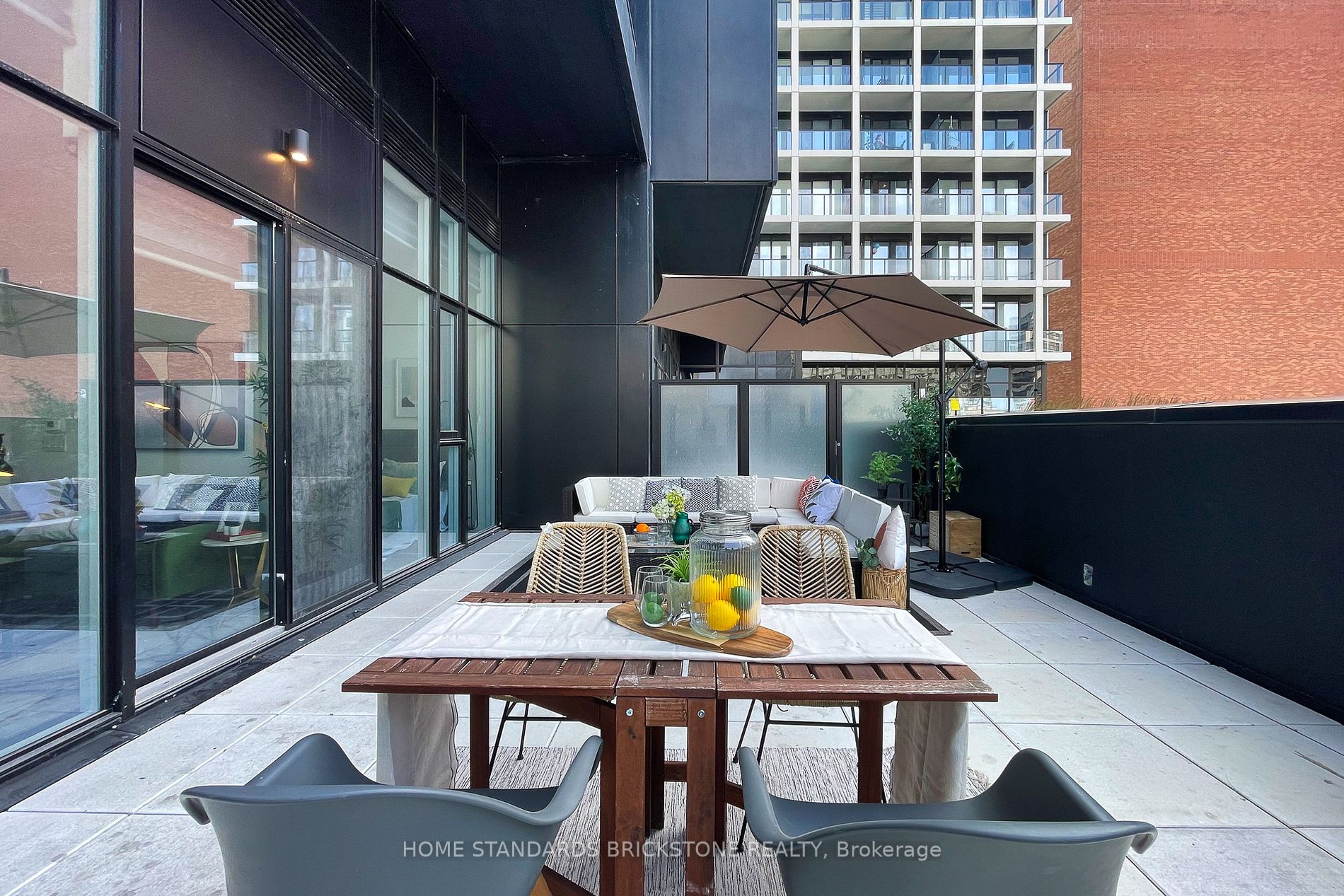 20 Edward St, #401