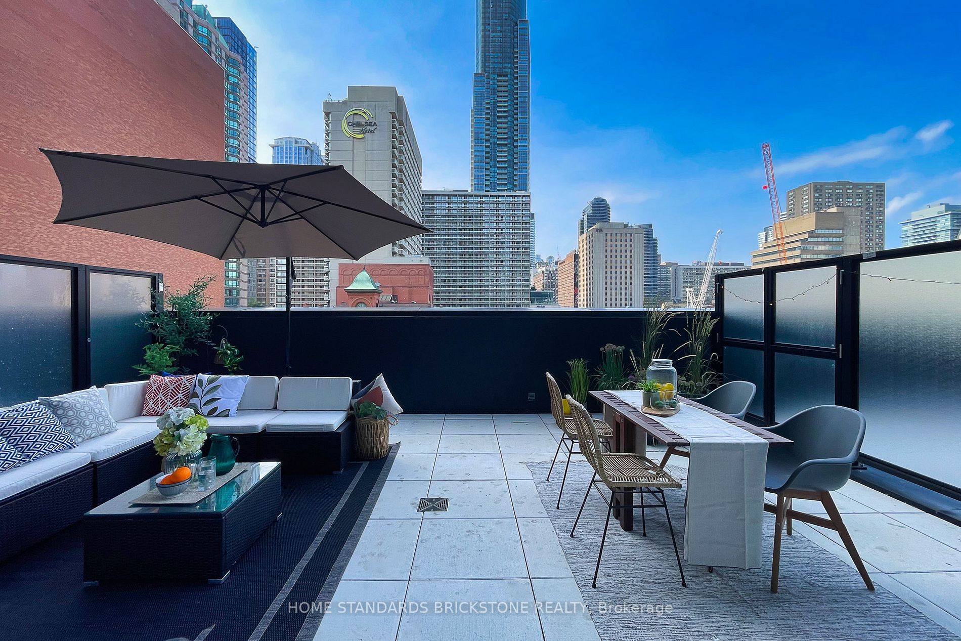 20 Edward St, #401