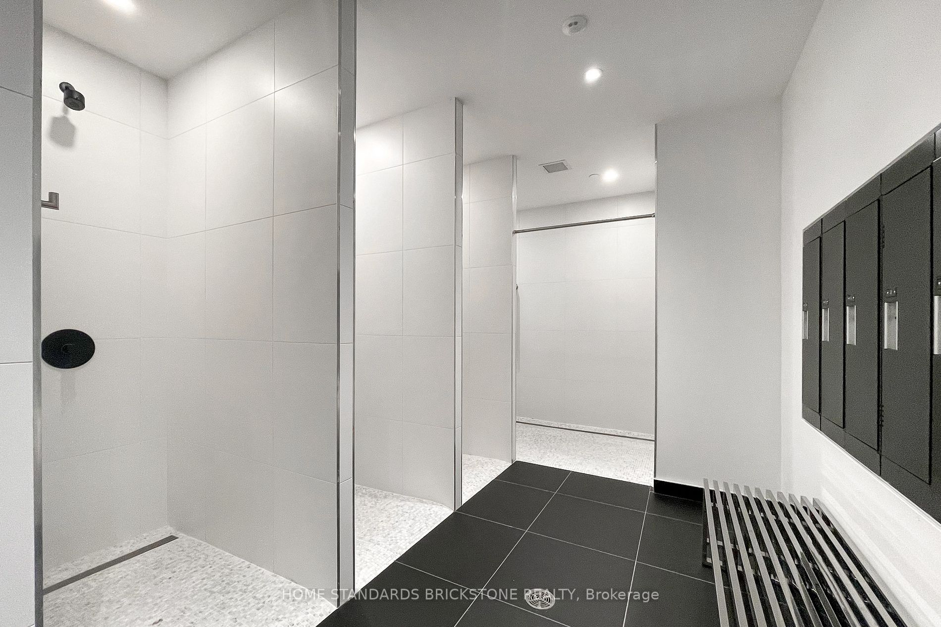 20 Edward St, #401