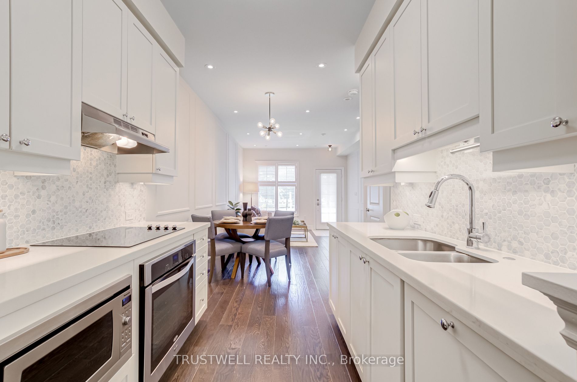 2112 Bayview Ave, #119