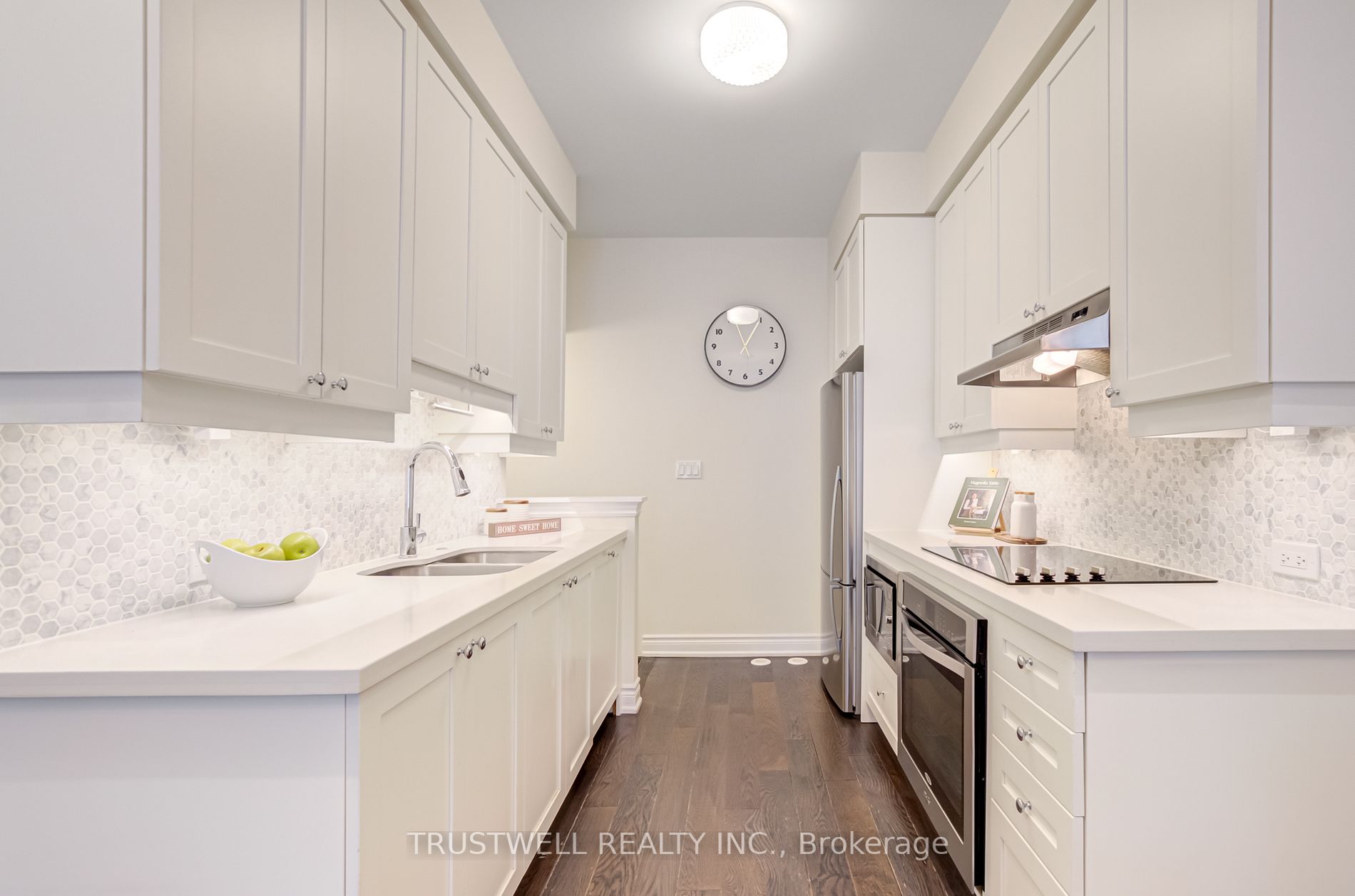 2112 Bayview Ave, #119