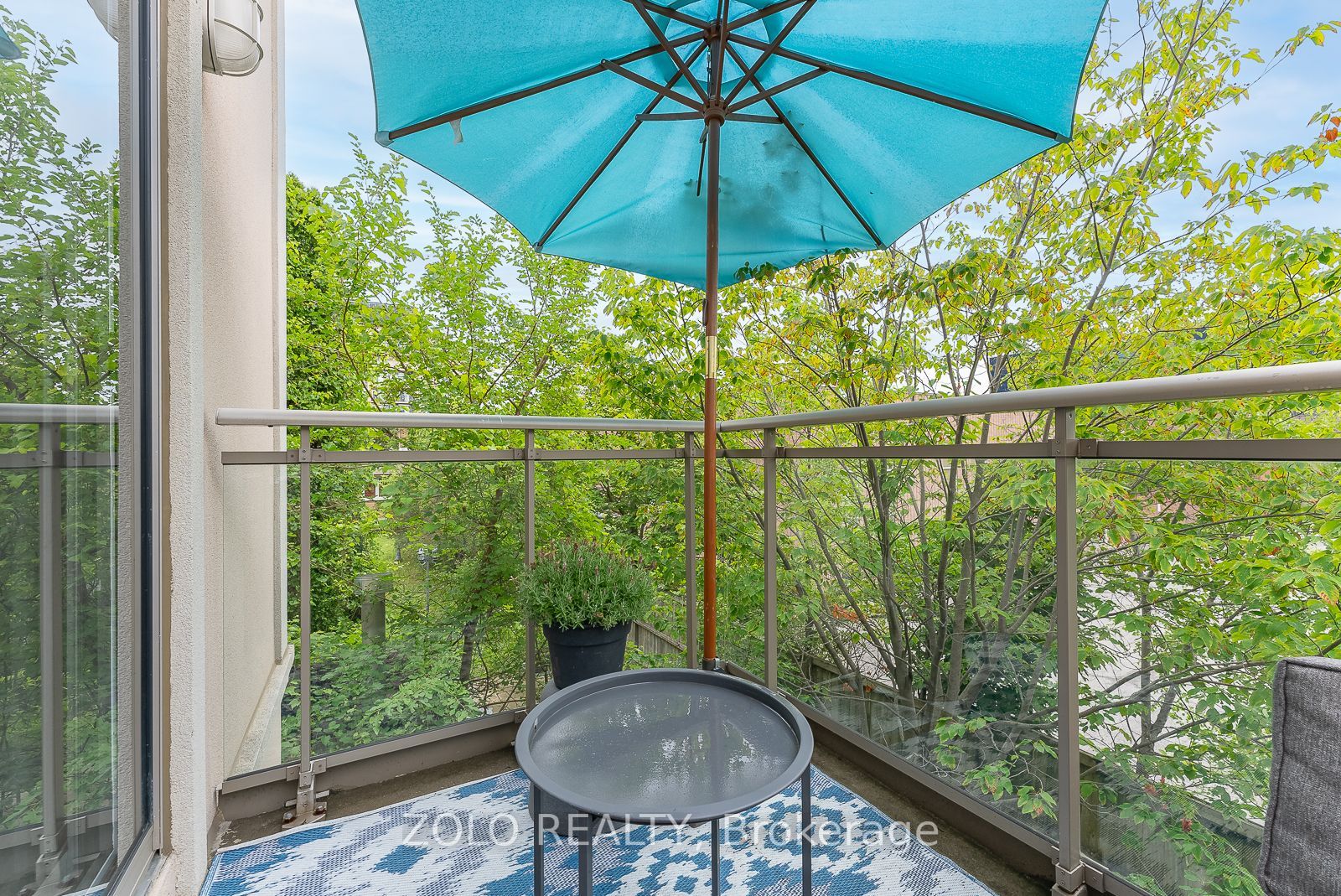 9 Greenbriar Rd, #210