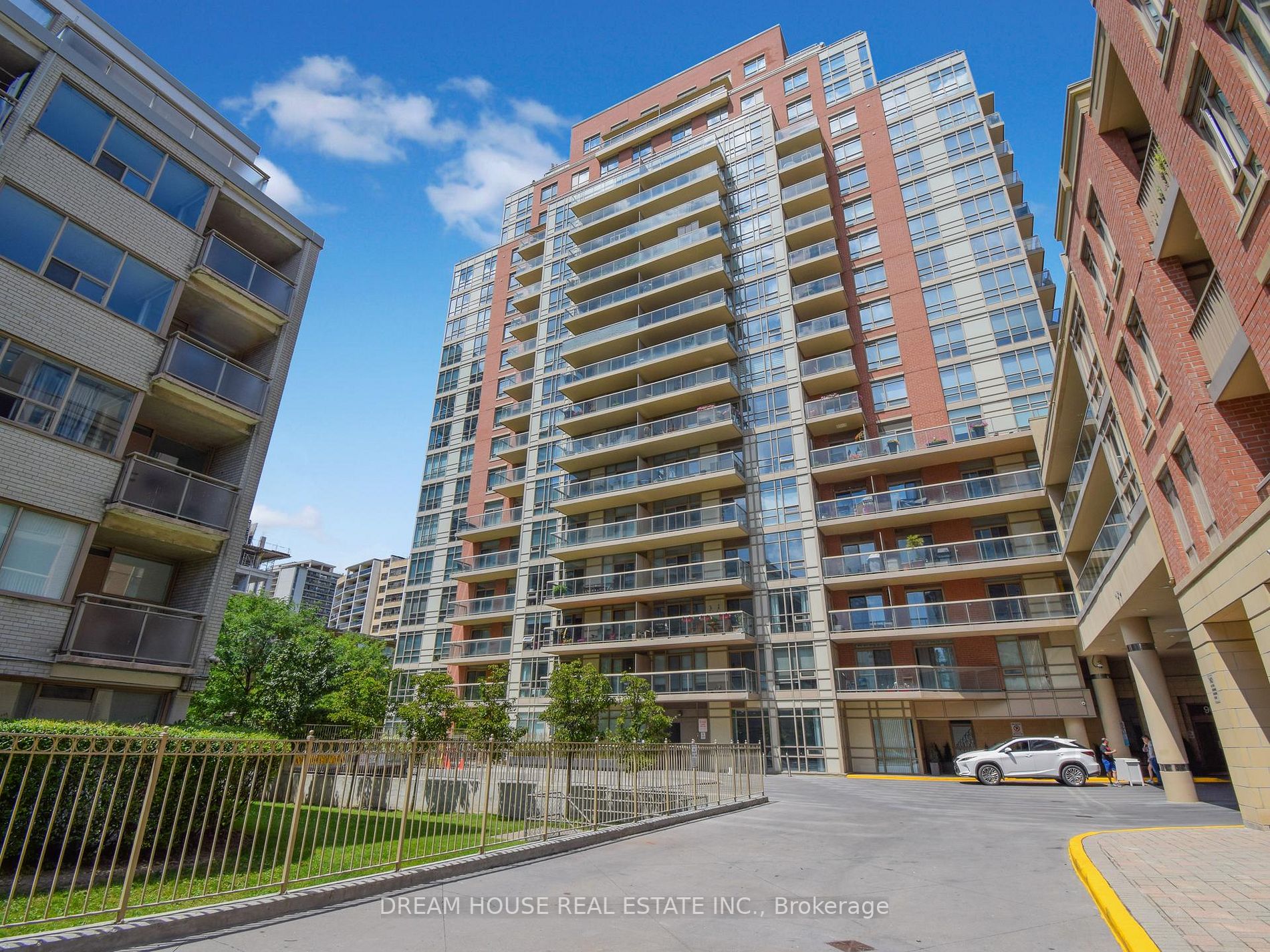 900 Mount Pleasant Road, #308