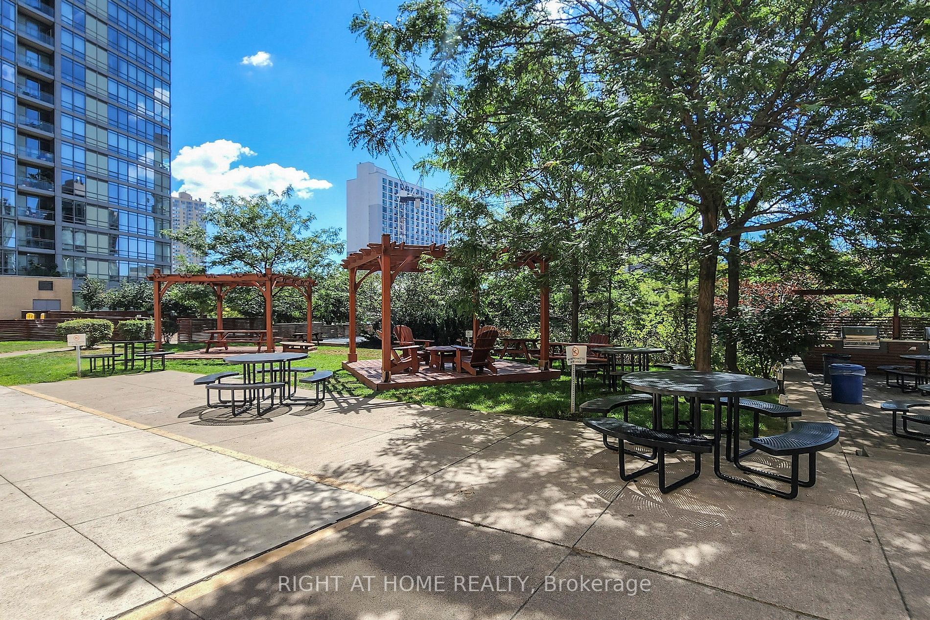 35 Mariner Terr, #1611