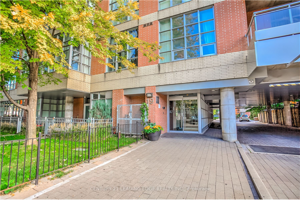 19 Brant St E, Toronto