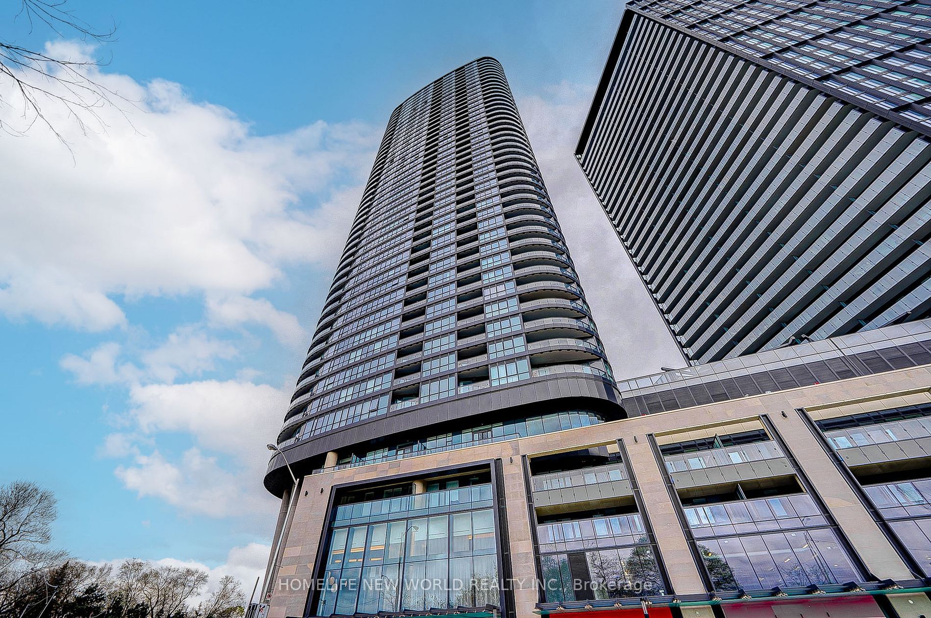 585 Bloor St E, #1522