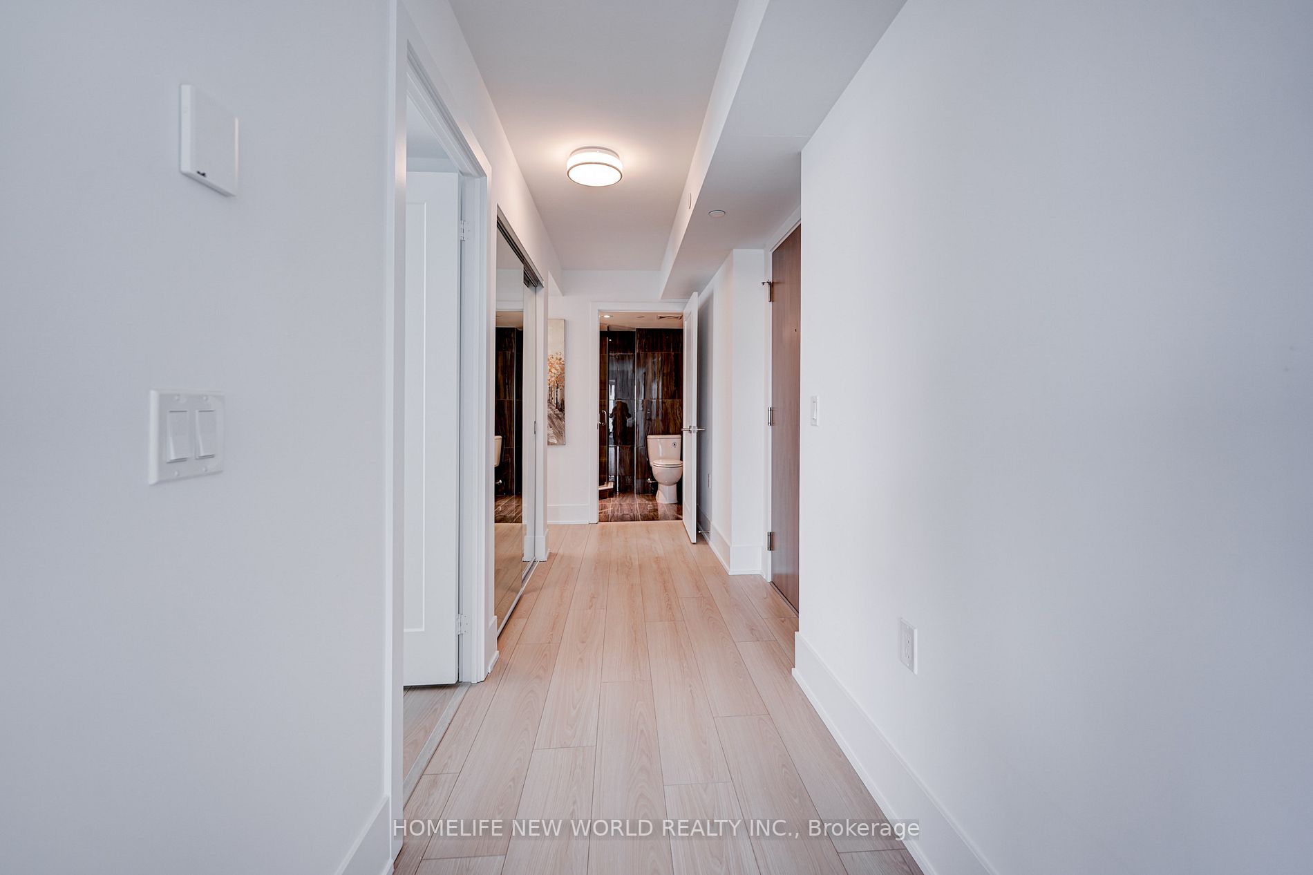 585 Bloor St E, #1522