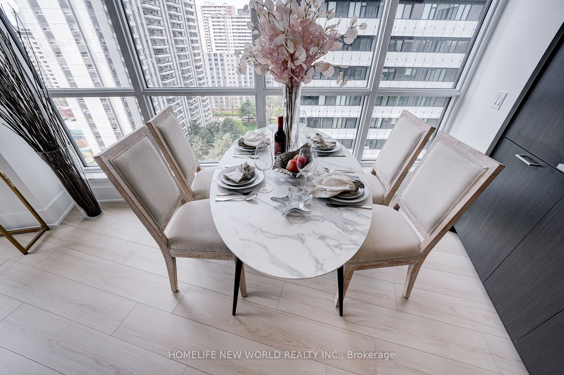 585 Bloor St E, #1522