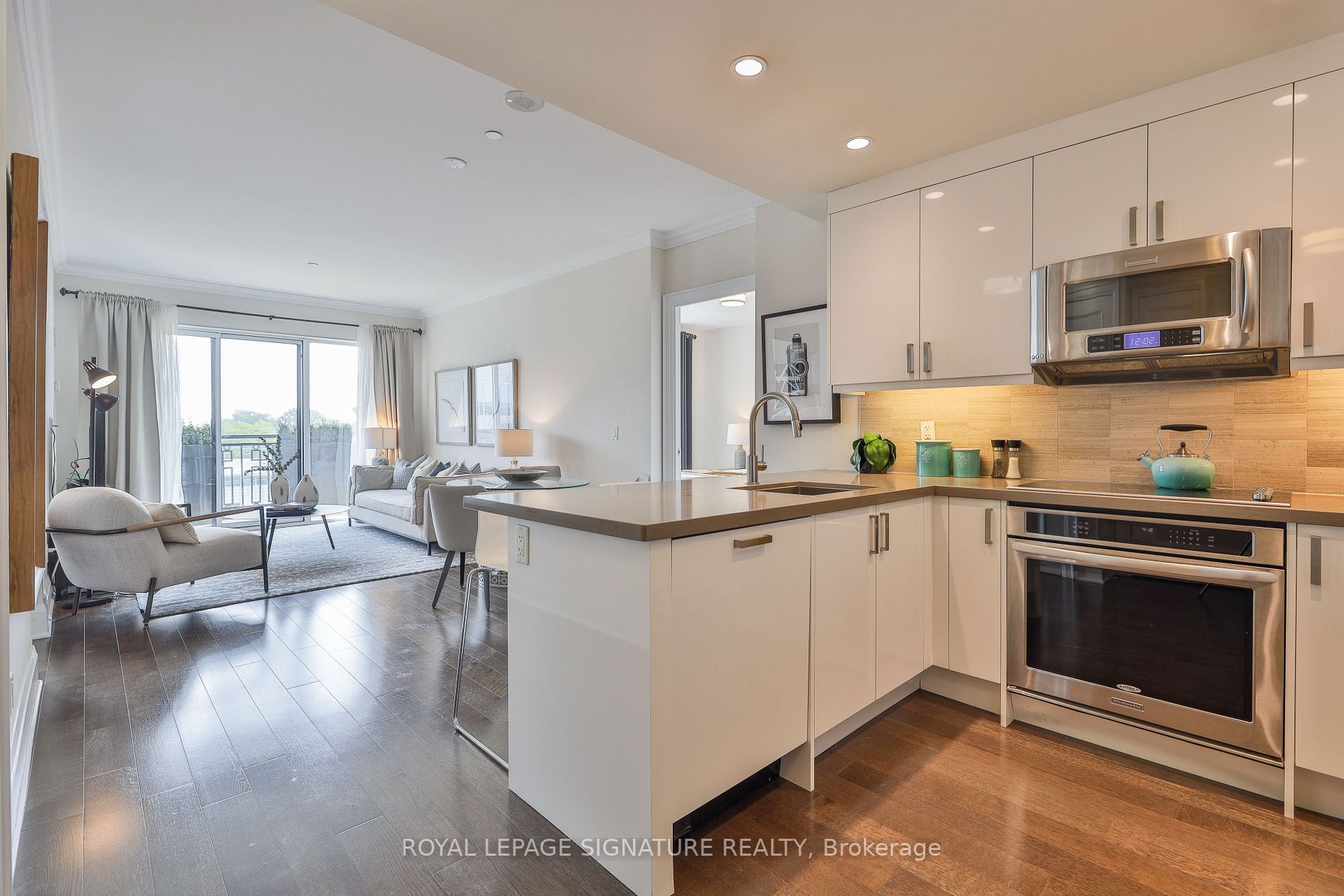 1888 Bayview Ave, #708
