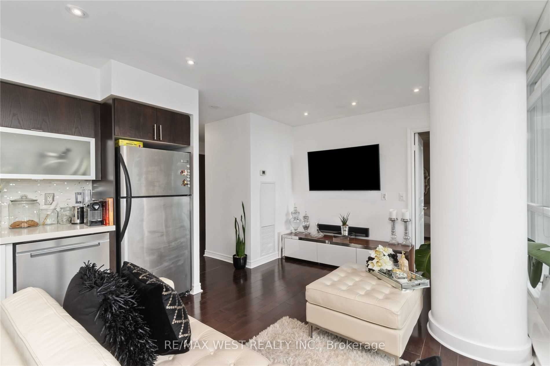 80 Western Battery Rd, #503