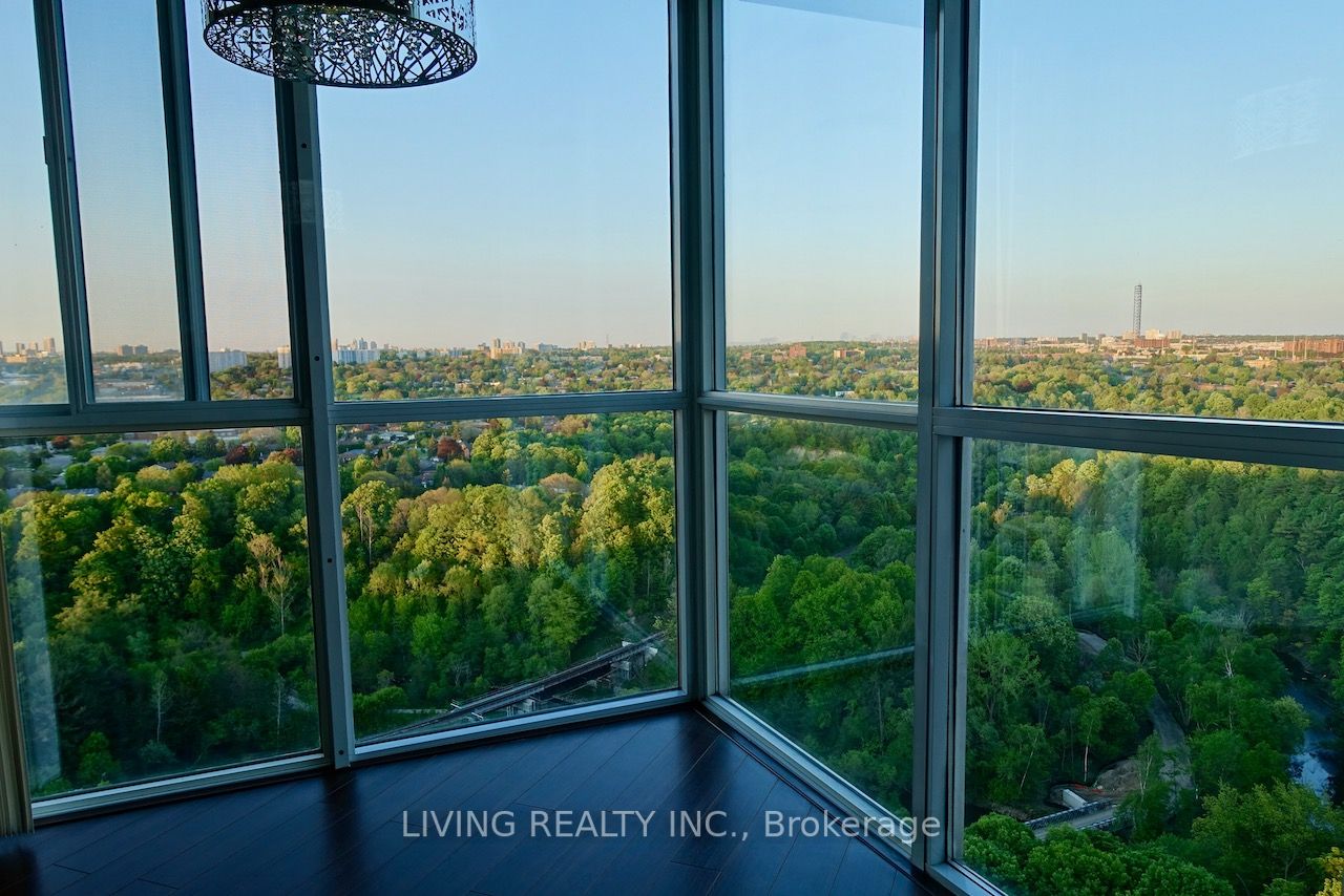 5 Concorde Pl, #2110