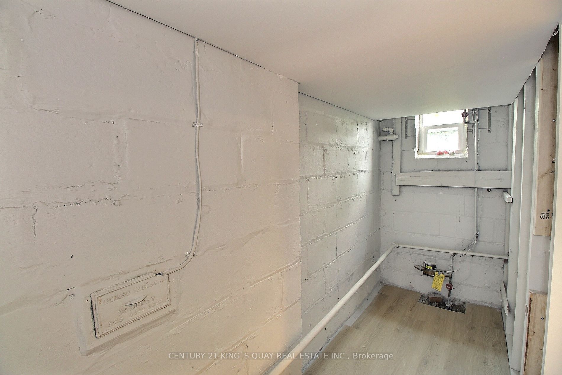 224 Lawrence Ave W