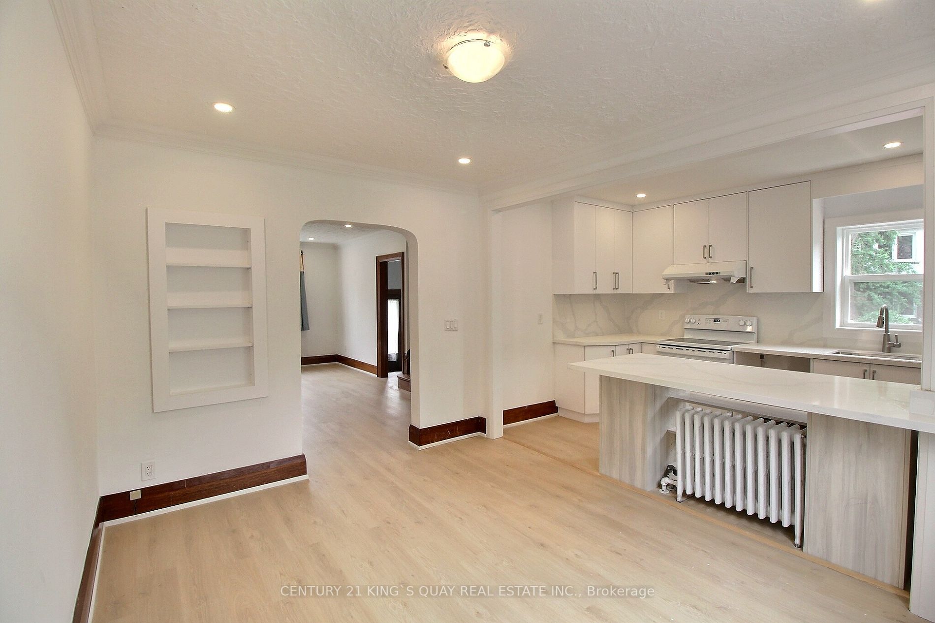 224 Lawrence Ave W