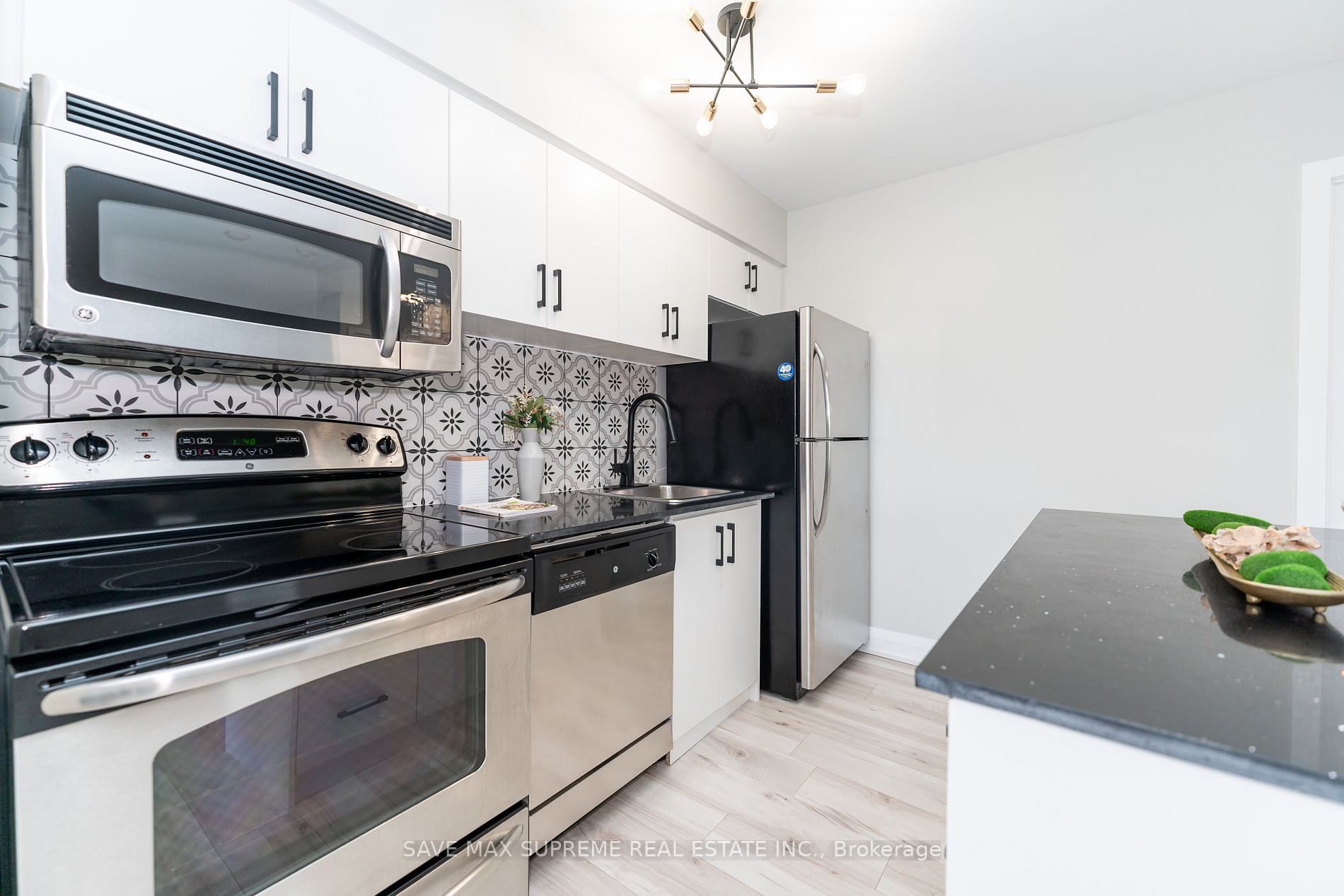 801 Sheppard Ave W, #515