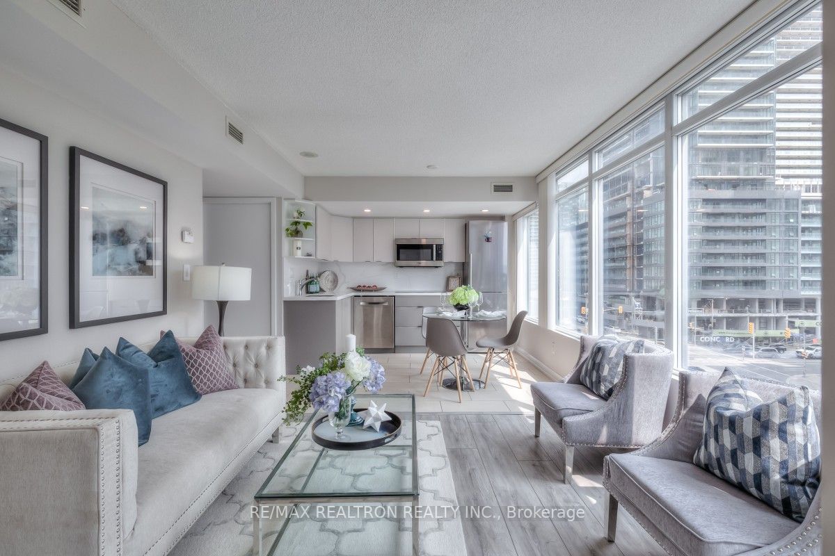 15 Brunel Crt, #715