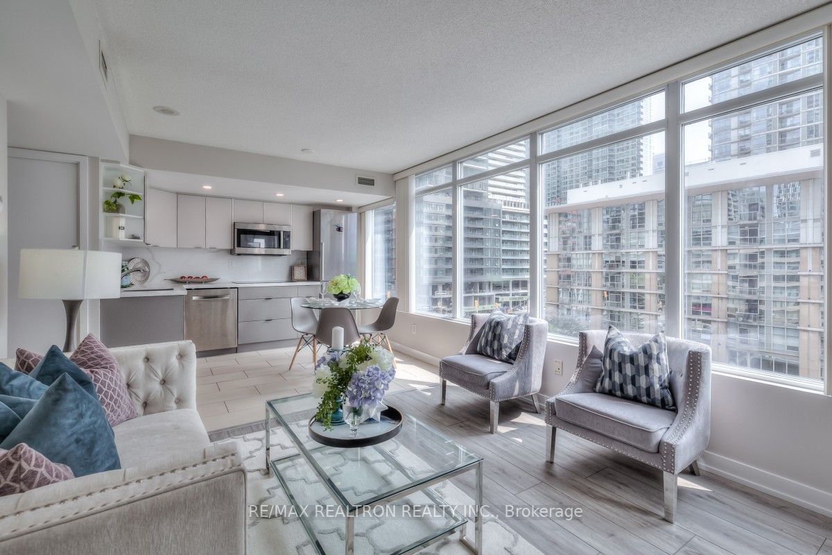 15 Brunel Crt, #715