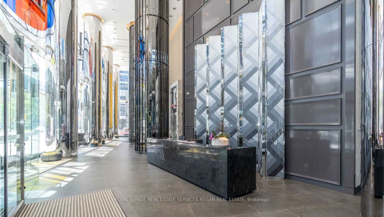 10 York St, #801