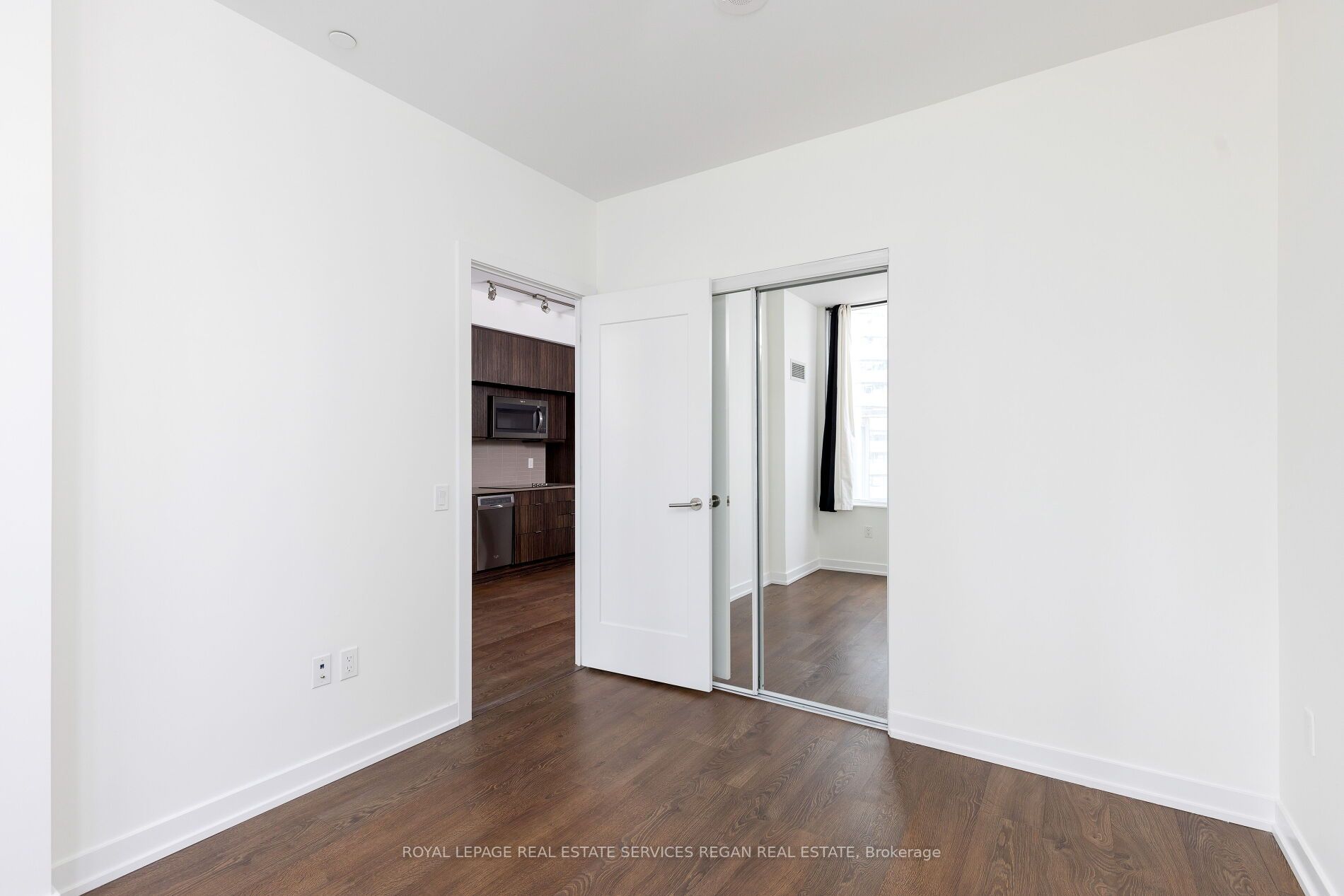 10 York St, #801