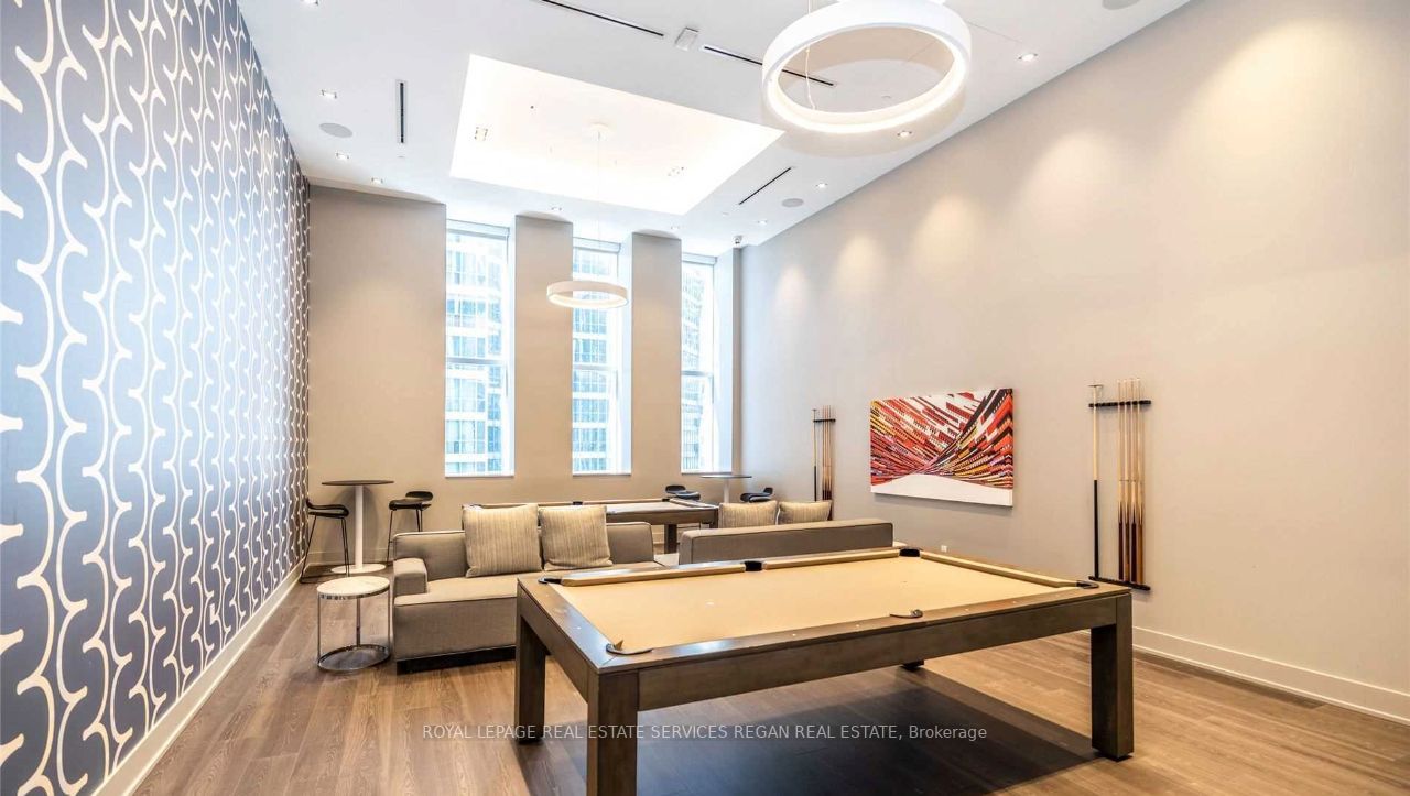 10 York St, #801