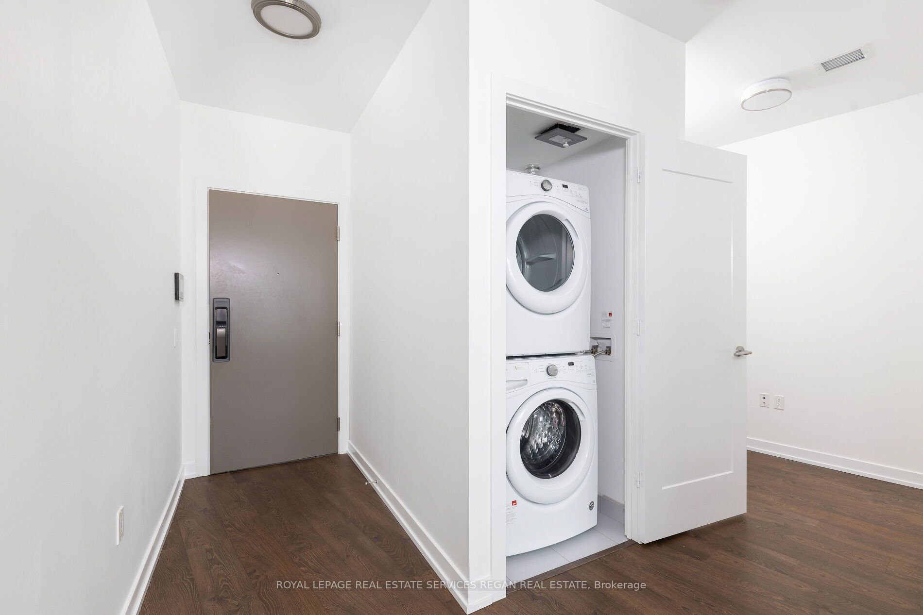 10 York St, #801