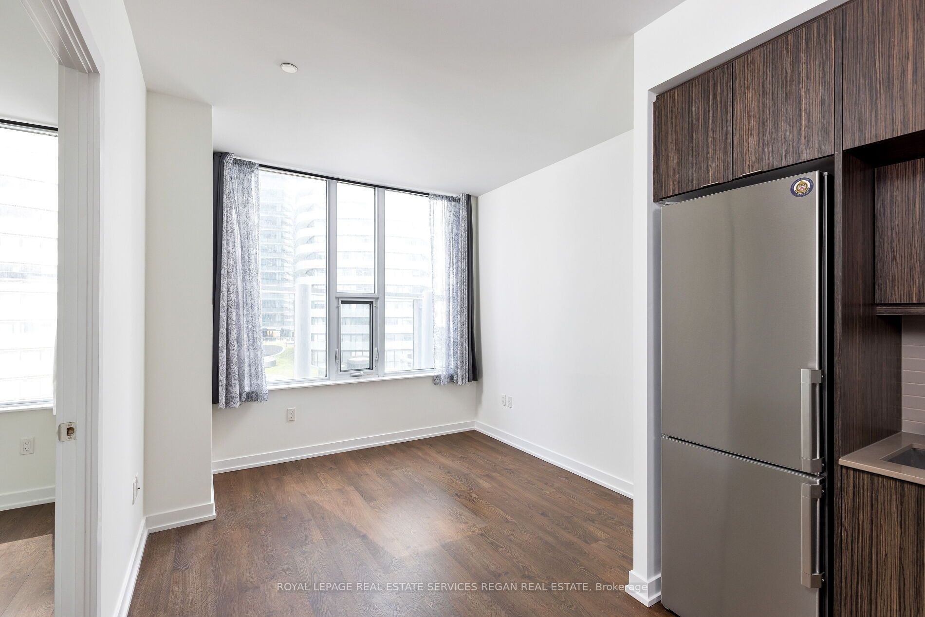 10 York St, #801