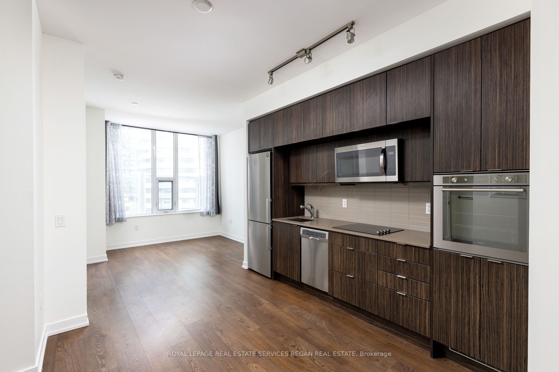 10 York St, #801